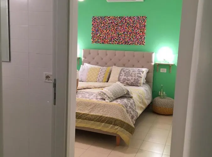 Intra בית הארחה 3*