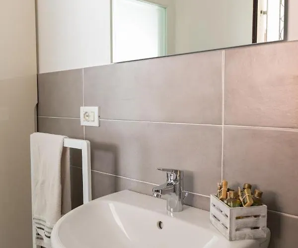 Intra בית הארחה