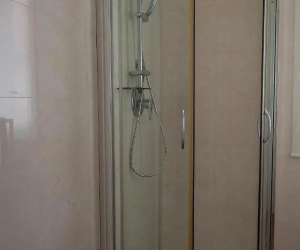 בית הארחה Intra אולביה