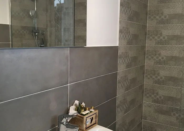 בית הארחה Intra 3*